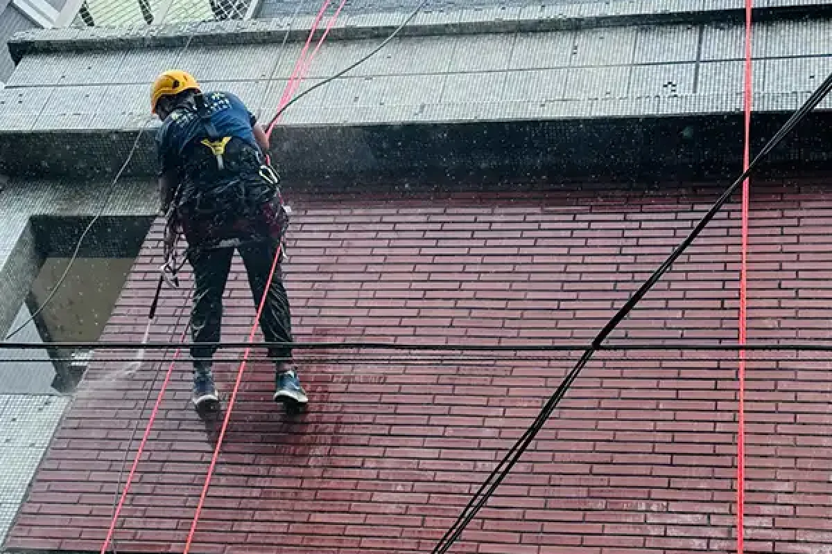 良匠企業社-外牆防水-屋頂防水-蜘蛛人清洗-外牆磁磚修補_projects_施工實錄_010